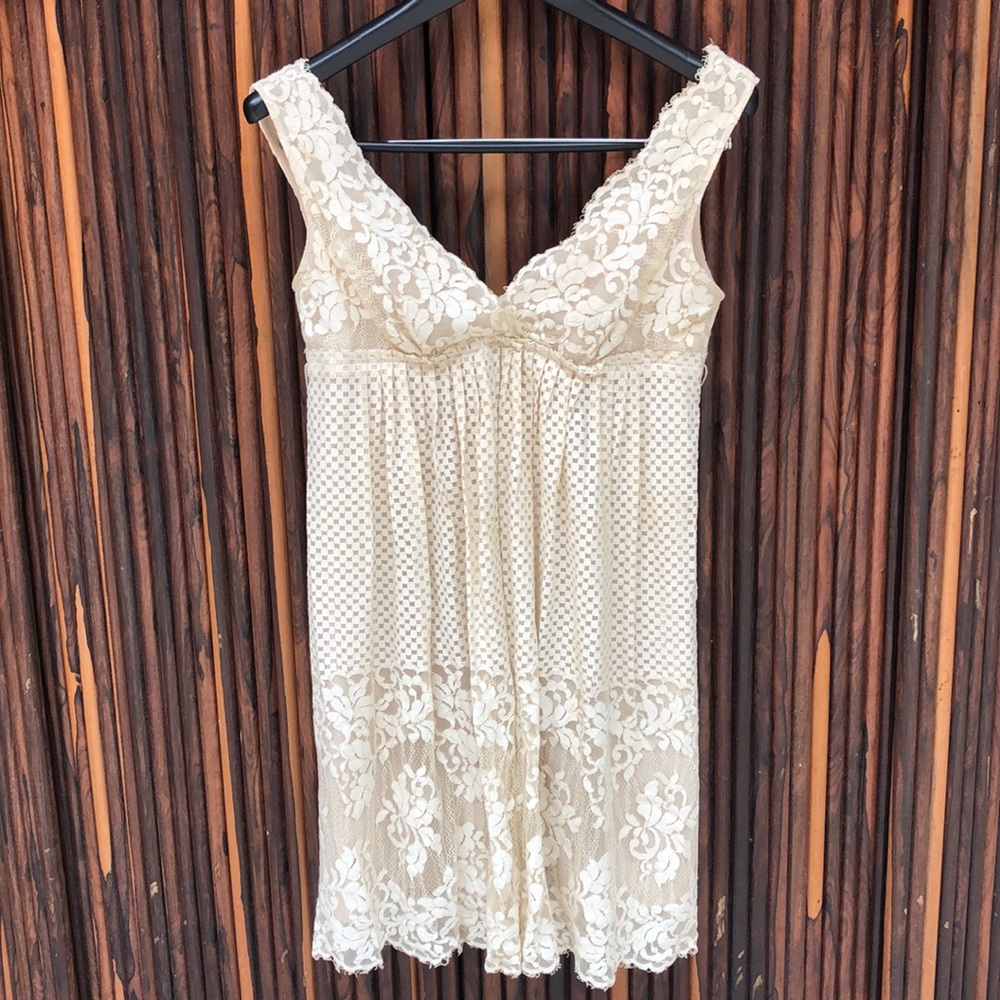 BCBGMAXAZRIA Cream Lace Dress
